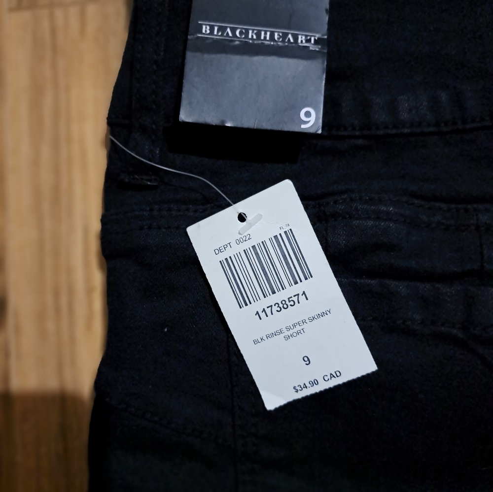 Backheart Jean Shorts - Picture 4 of 5